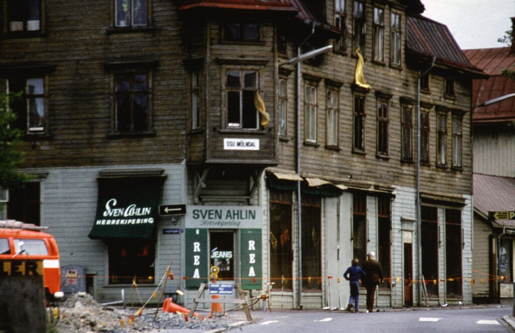 Sven Ahlins herrekipering, Kvarnbyn.